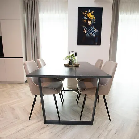 Sadim Lux Tower-18th Floor クルージュ＝ナポカ